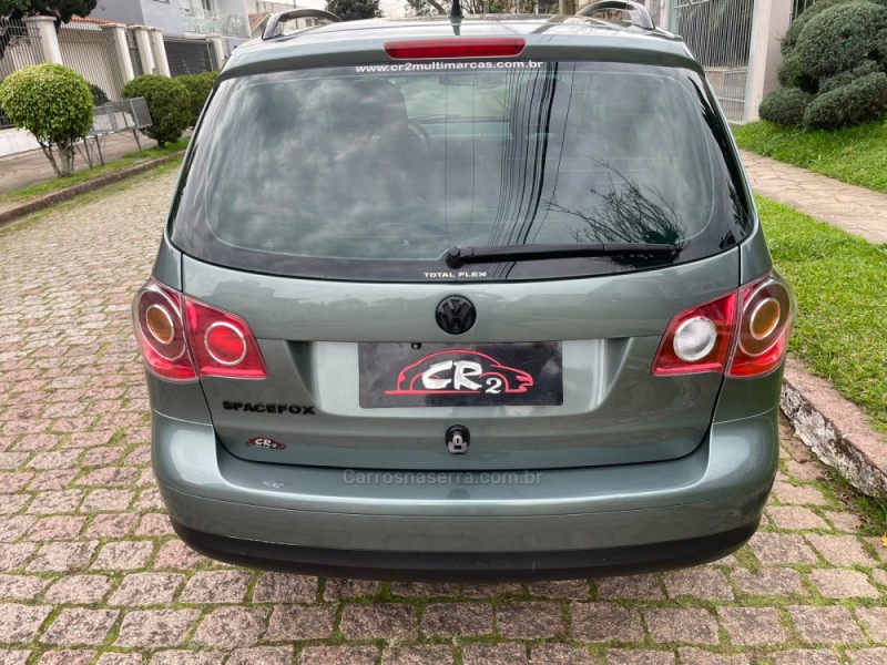 SPACEFOX 1.6 MI TREND 8V FLEX 4P MANUAL - 2009 - PORTO ALEGRE
