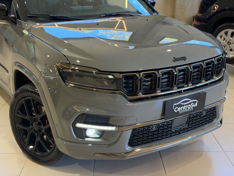 COMMANDER 2.0 HURRICANE BLACKHAWK 4X4 TURBO GASOLINA 4P AUTOMÁTICO - 2025 - CARLOS BARBOSA