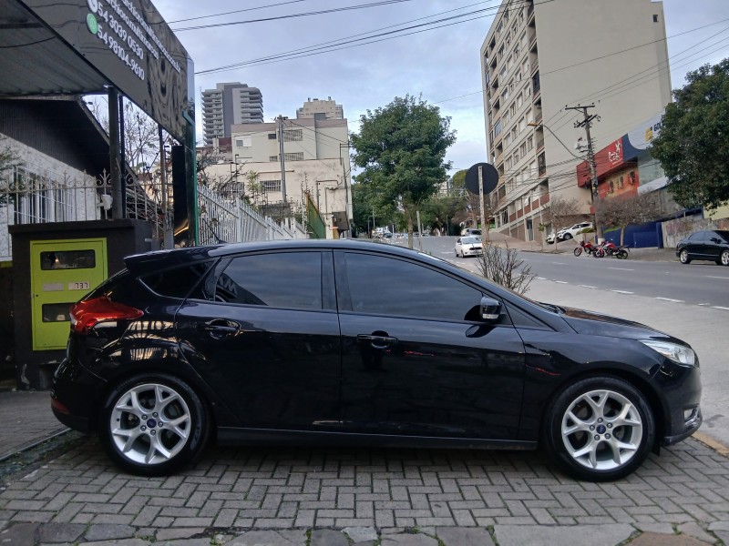 FOCUS 2.0 SE 16V FLEX 4P AUTOMÁTICO - 2017 - CAXIAS DO SUL