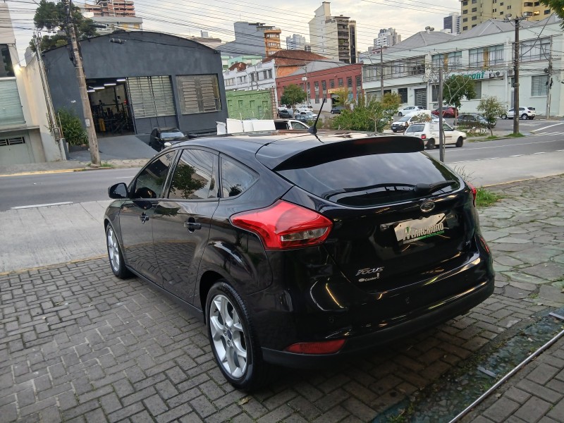 FOCUS 2.0 SE 16V FLEX 4P AUTOMÁTICO - 2017 - CAXIAS DO SUL