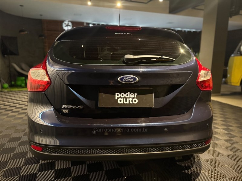 FOCUS 1.6 S 16V FLEX 4P MANUAL - 2015 - FARROUPILHA