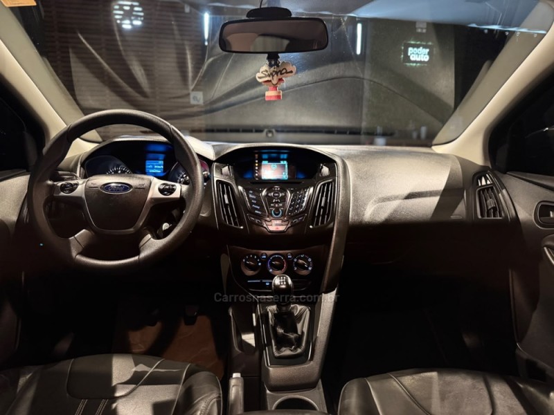 FOCUS 1.6 S 16V FLEX 4P MANUAL - 2015 - FARROUPILHA