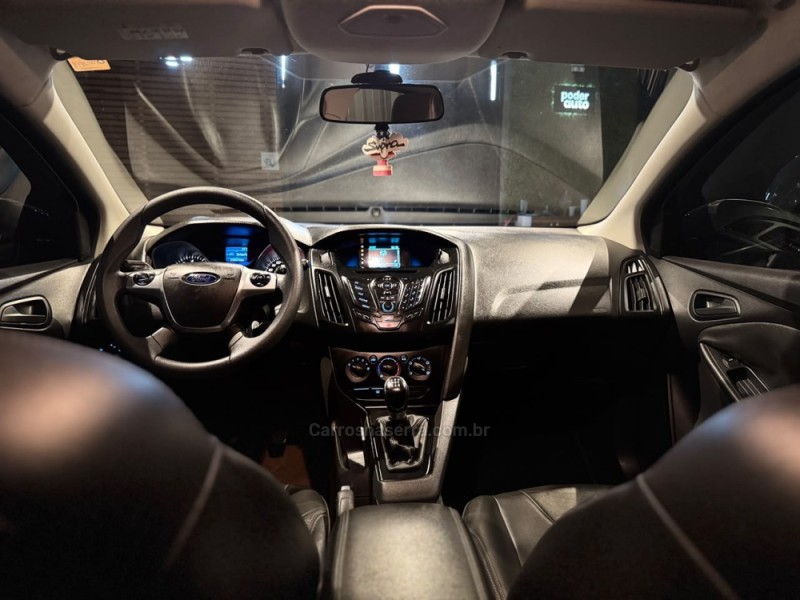 FOCUS 1.6 S 16V FLEX 4P MANUAL - 2015 - FARROUPILHA