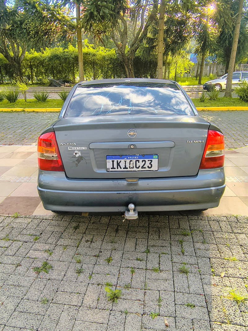 ASTRA 1.8 MPFI MILLENIUM II SEDAN 8V GASOLINA 4P MANUAL - 2001 - FARROUPILHA