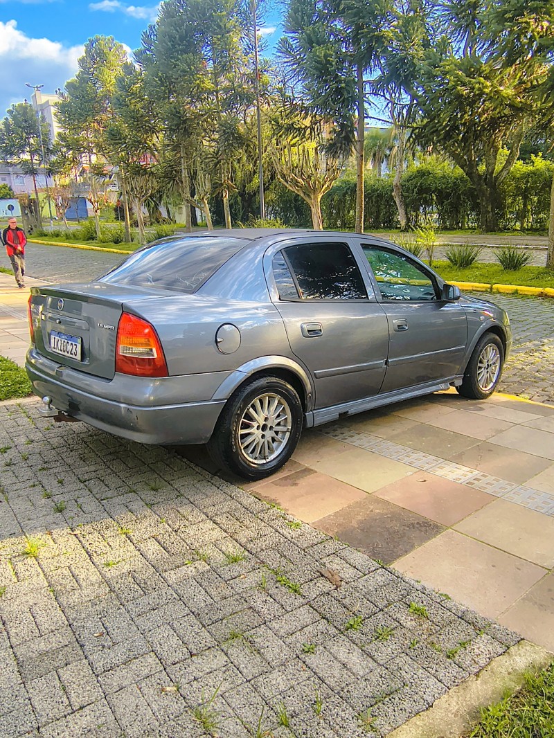 ASTRA 1.8 MPFI MILLENIUM II SEDAN 8V GASOLINA 4P MANUAL - 2001 - FARROUPILHA