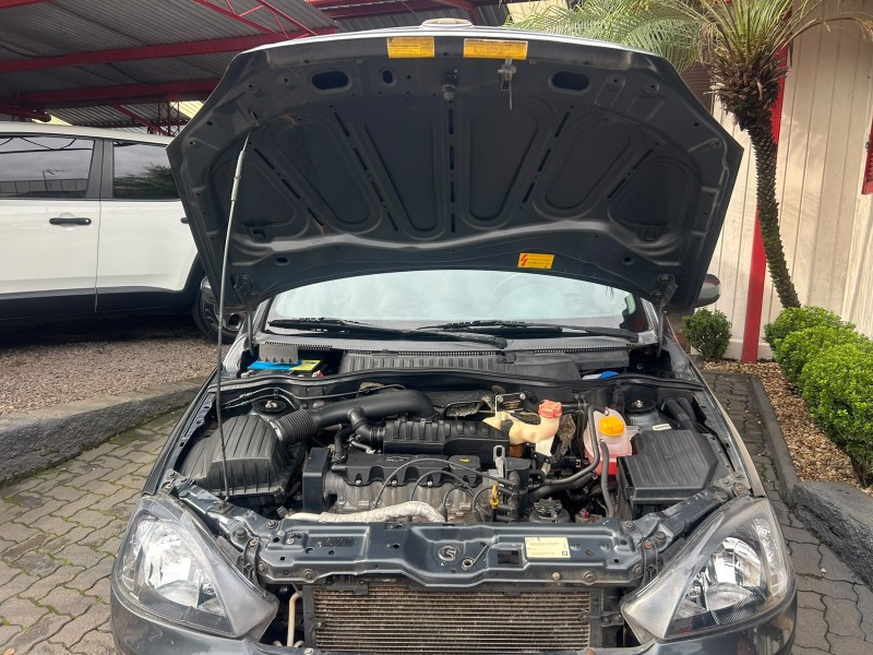CORSA 1.8 MPFI SS 8V FLEX 4P MANUAL - 2009 - TRêS COROAS