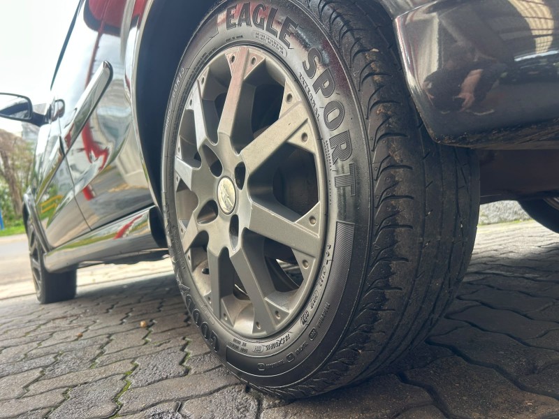 CORSA 1.8 MPFI SS 8V FLEX 4P MANUAL - 2009 - TRêS COROAS