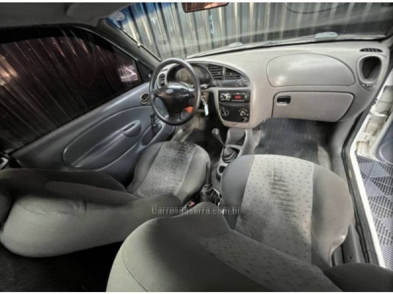 COURIER 1.6 MPI L 8V GASOLINA 2P MANUAL - 2005 - CAXIAS DO SUL