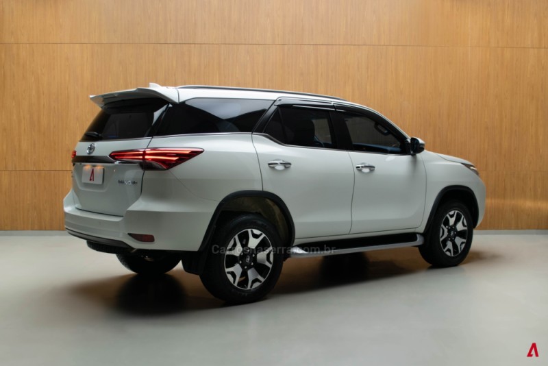 HILUX SW4 2.8 4X4 DIAMOND 16V TURBO DIESEL 4P 7 LUGARES AUTOMATICO - 2020 - GARIBALDI