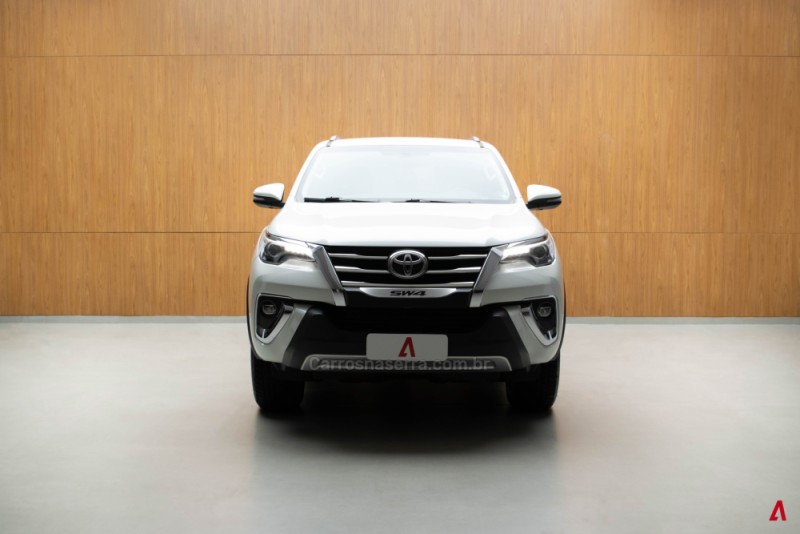 HILUX SW4 2.8 4X4 DIAMOND 16V TURBO DIESEL 4P 7 LUGARES AUTOMATICO - 2020 - GARIBALDI