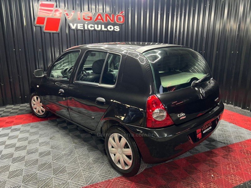 CLIO 1.0 EXPRESSION 16V FLEX 4P MANUAL - 2005 - CAXIAS DO SUL