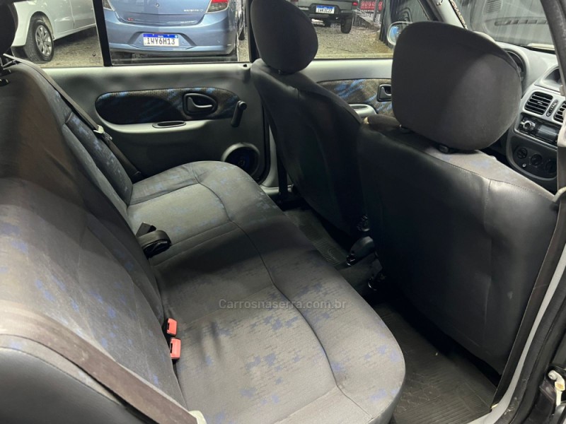 CLIO 1.0 EXPRESSION 16V FLEX 4P MANUAL - 2005 - CAXIAS DO SUL