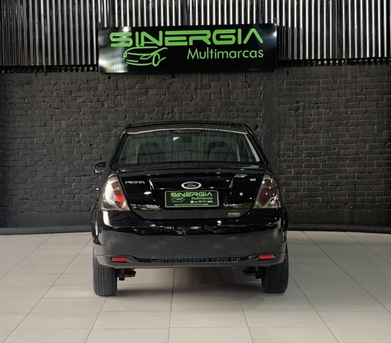 FIESTA 1.6 ROCAM SE SEDAN 8V FLEX 4P MANUAL - 2013 - CAXIAS DO SUL