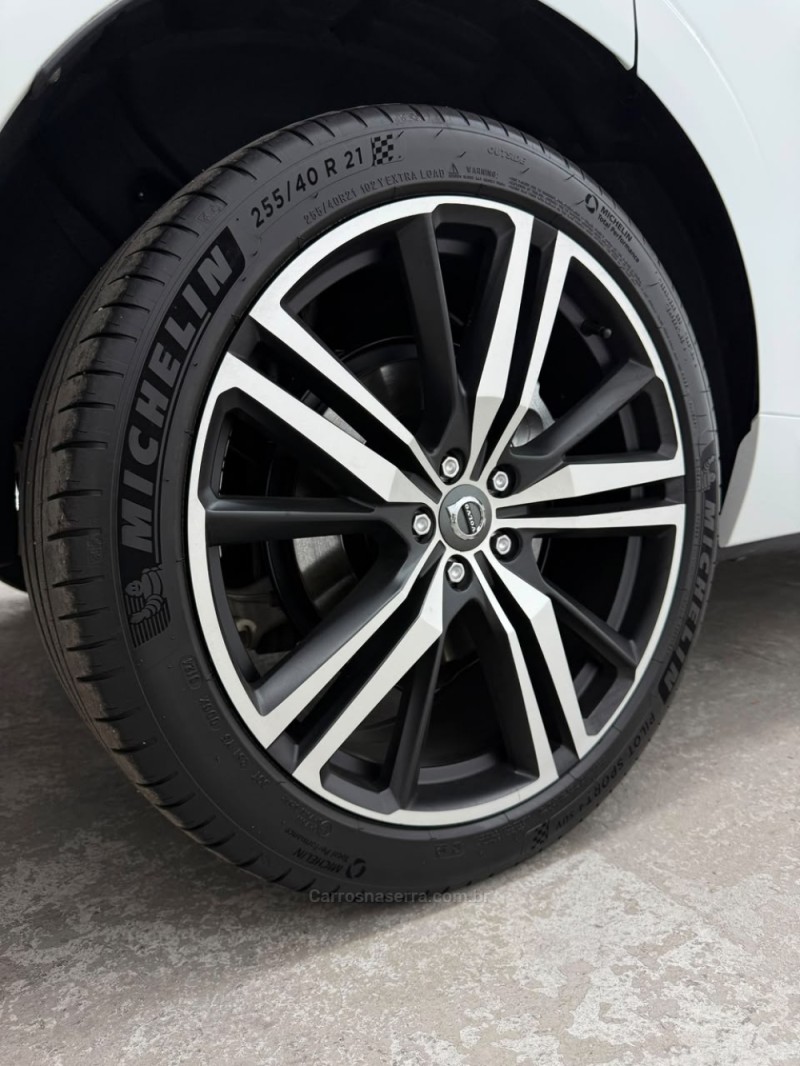XC60 2.0 T8 R DESIGN HYBRID GASOLINA 4P AUTOMÁTICO - 2019 - CAXIAS DO SUL
