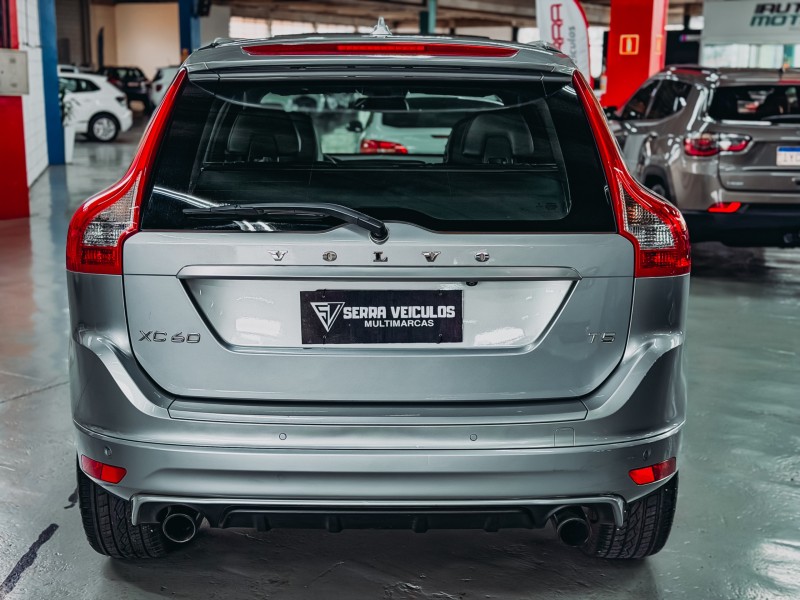 XC60 2.0 T5 R DESIGN TURBO GASOLINA 4P AUTOMÁTICO - 2014 - CAXIAS DO SUL