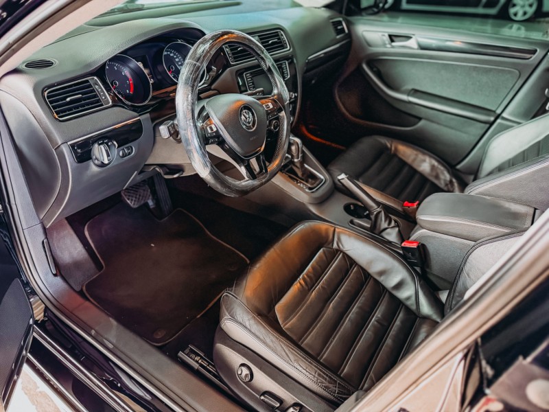 JETTA 2.0 TSI HIGHLINE 211CV GASOLINA 4P TIPTRONIC - 2016 - CAXIAS DO SUL