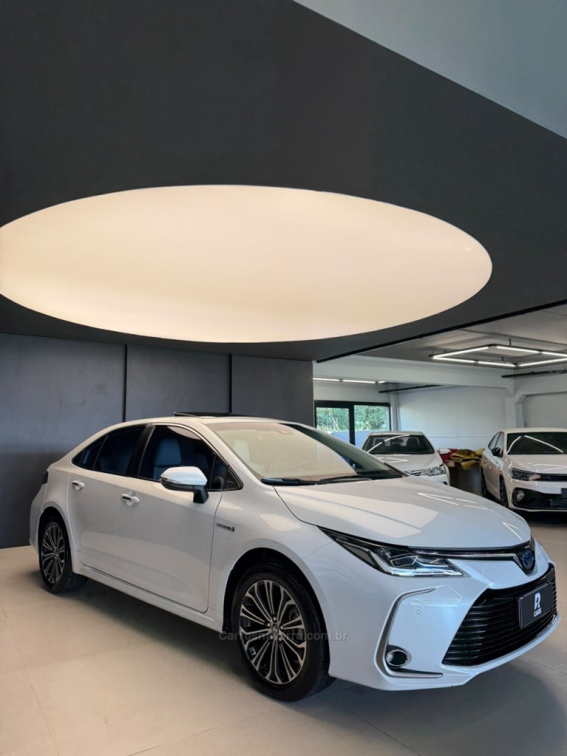 COROLLA 1.8 ALTIS PREMIUM 16V HÍBRIDO 4P AUTOMÁTICO - 2022 - LAJEADO