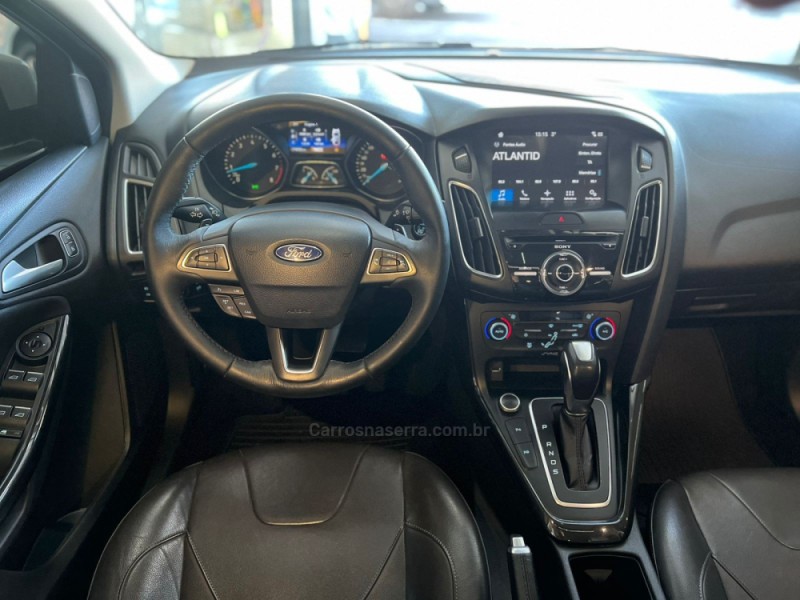 FOCUS 2.0 TITANIUM PLUS FASTBACK 16V FLEX 4P AUTOMÁTICO - 2018 - CAXIAS DO SUL