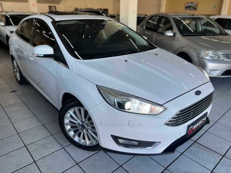 FOCUS 2.0 TITANIUM PLUS FASTBACK 16V FLEX 4P AUTOMÁTICO - 2018 - CAXIAS DO SUL