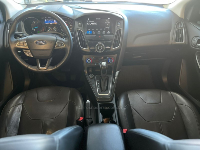 FOCUS 2.0 TITANIUM PLUS FASTBACK 16V FLEX 4P AUTOMÁTICO - 2018 - CAXIAS DO SUL