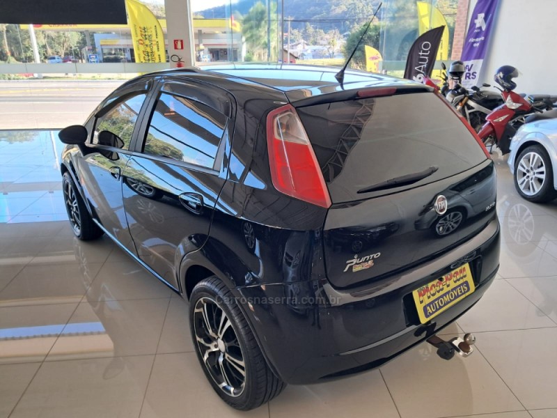 PUNTO 1.8 HLX 8V FLEX 4P MANUAL - 2010 - NOVA PETRóPOLIS