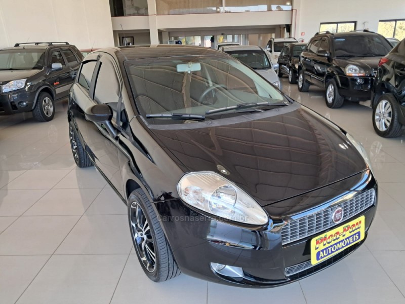 PUNTO 1.8 HLX 8V FLEX 4P MANUAL - 2010 - NOVA PETRóPOLIS