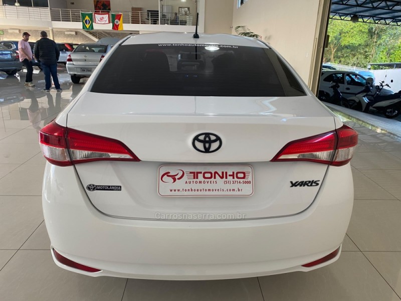 YARIS 1.5 XL 16V FLEX 4P AUTOMATÍCO - 2025 - LAJEADO