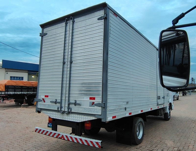 8-150 E DELIVERY PLUS - 2009 - PORTãO