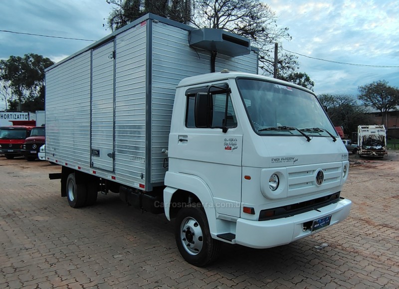 8-150 E DELIVERY PLUS - 2009 - PORTãO