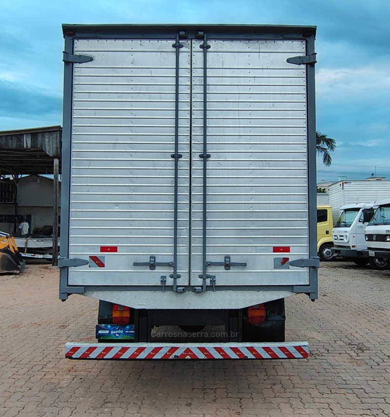 8-150 E DELIVERY PLUS - 2009 - PORTãO