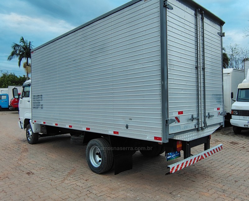 8-150 E DELIVERY PLUS - 2009 - PORTãO