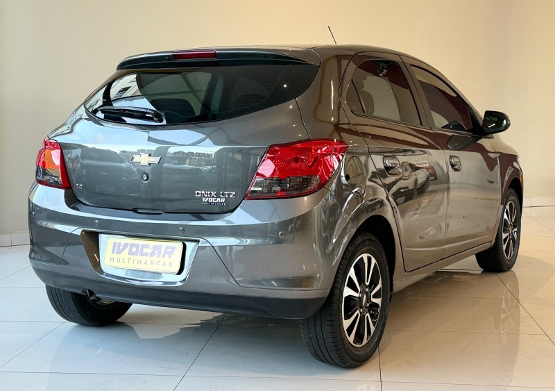 ONIX 1.4 MPFI LTZ 8V FLEX 4P MANUAL - 2015 - VACARIA