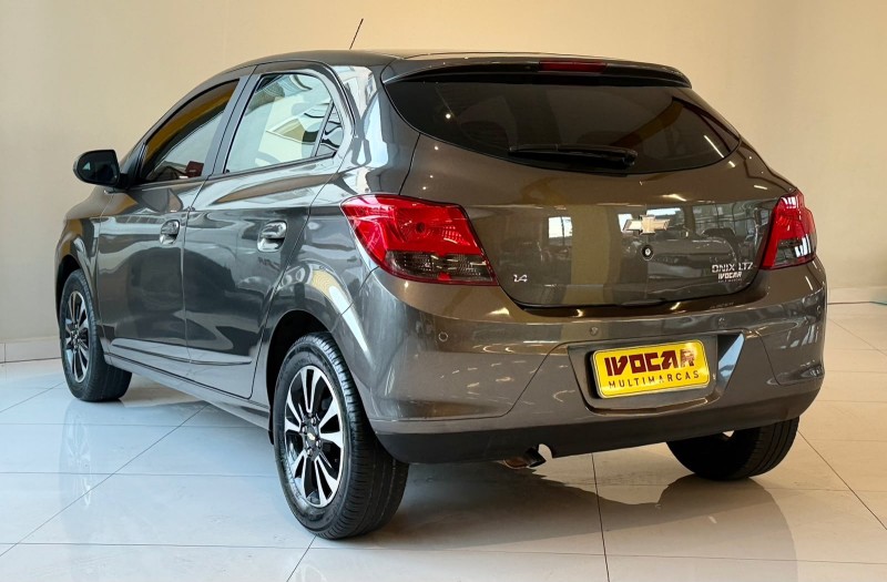 ONIX 1.4 MPFI LTZ 8V FLEX 4P MANUAL - 2015 - VACARIA
