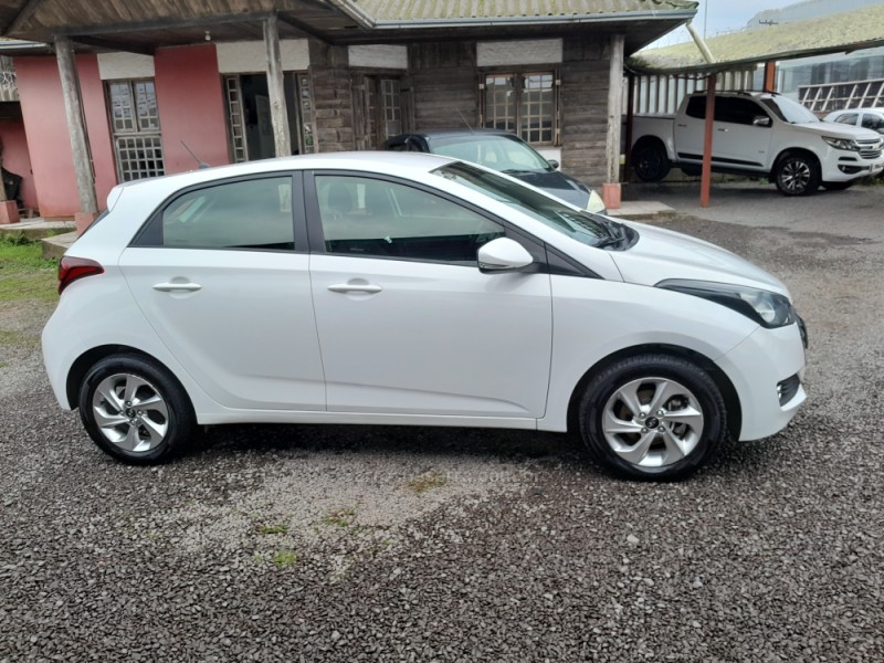 HB20 1.6 COMFORT PLUS 16V FLEX 4P AUTOMÁTICO - 2016 - VERANóPOLIS