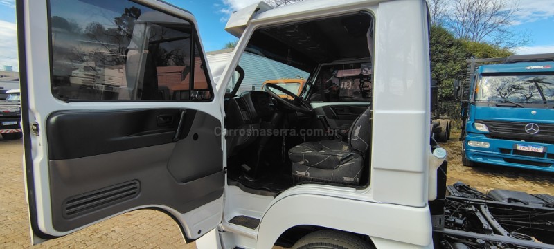 9-160 E DELIVERY - 2012 - PORTãO