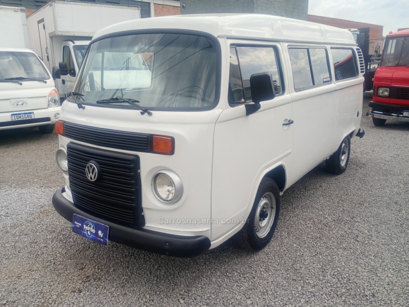 KOMBI 1.4 MI STD LOTAÇÃO 8V FLEX 3P MANUAL - 2013 - FARROUPILHA