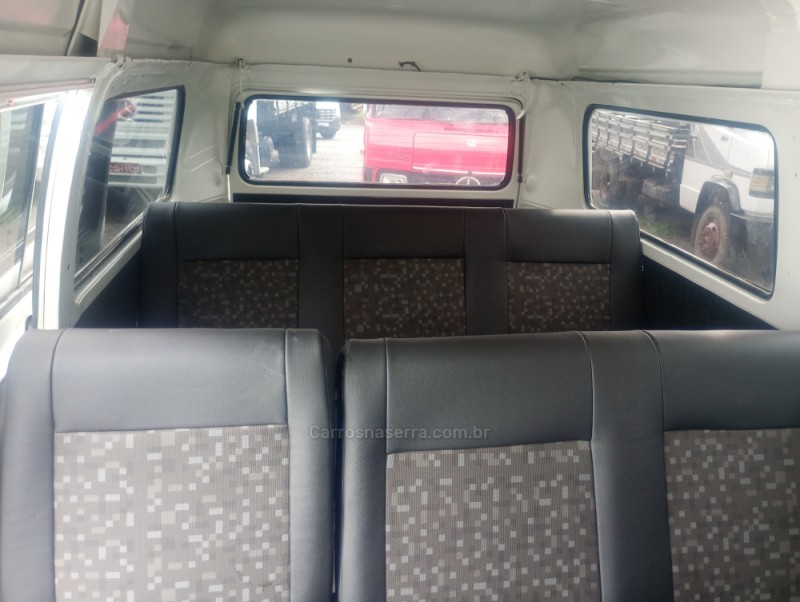 KOMBI 1.4 MI STD LOTAÇÃO 8V FLEX 3P MANUAL - 2013 - FARROUPILHA