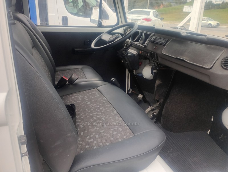 KOMBI 1.4 MI STD LOTAÇÃO 8V FLEX 3P MANUAL - 2013 - FARROUPILHA