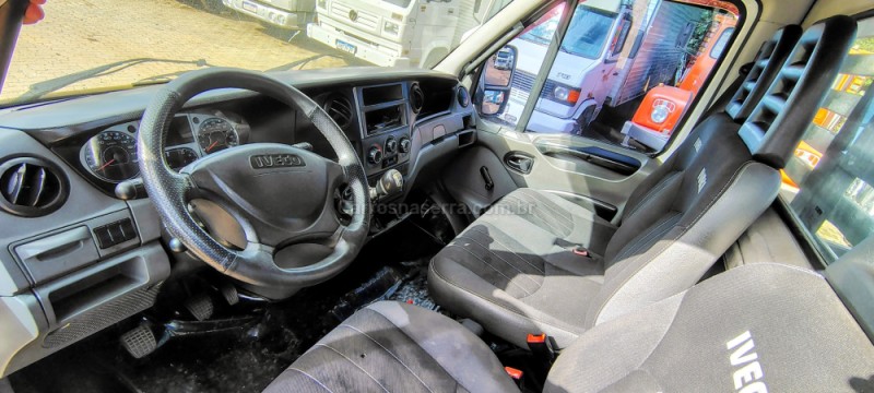 DAILY TRUCK 70C17 - 2013 - PORTãO