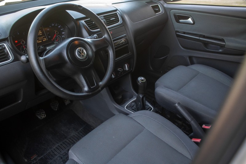 FOX 1.0 MI 8V FLEX 4P MANUAL - 2011 - FARROUPILHA