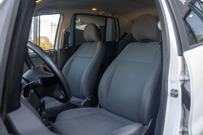 FOX 1.0 MI 8V FLEX 4P MANUAL - 2011 - FARROUPILHA