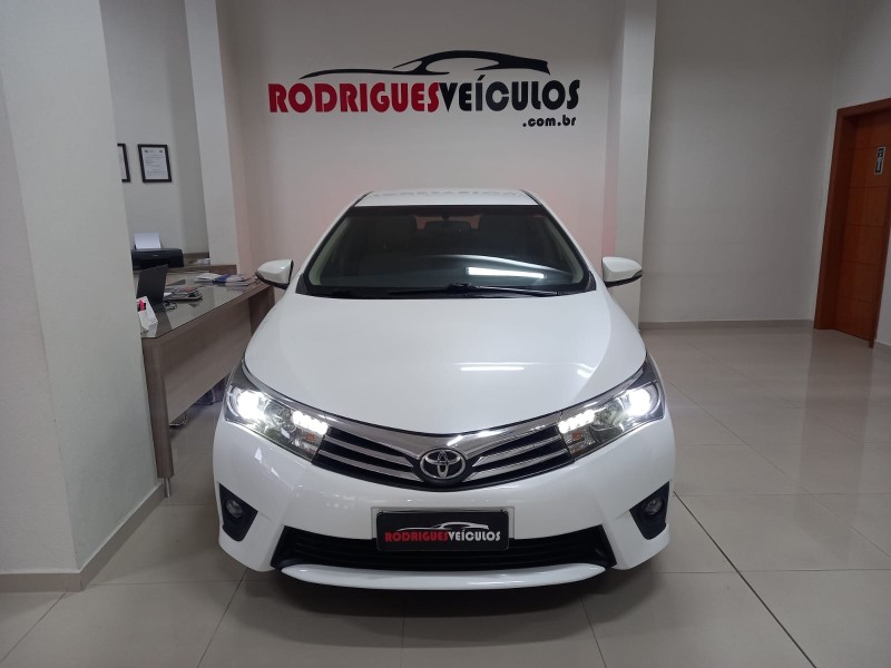 COROLLA 2.0 ALTIS 16V FLEX 4P AUTOMÁTICO - 2016 - CAXIAS DO SUL