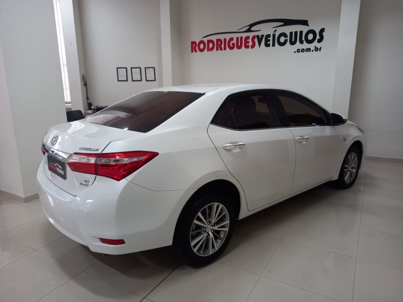 COROLLA 2.0 ALTIS 16V FLEX 4P AUTOMÁTICO - 2016 - CAXIAS DO SUL