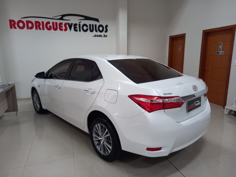 COROLLA 2.0 ALTIS 16V FLEX 4P AUTOMÁTICO - 2016 - CAXIAS DO SUL