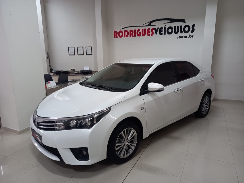 COROLLA 2.0 ALTIS 16V FLEX 4P AUTOMÁTICO - 2016 - CAXIAS DO SUL