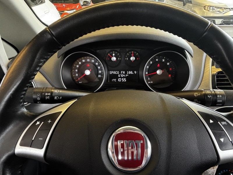 PUNTO 1.4 ATTRACTIVE ITALIA 8V FLEX 4P MANUAL - 2016 - FARROUPILHA