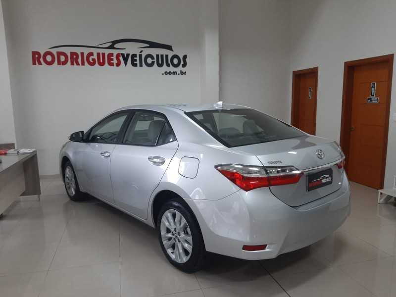 COROLLA 2.0 XEI 16V FLEX 4P AUTOMÁTICO - 2018 - CAXIAS DO SUL
