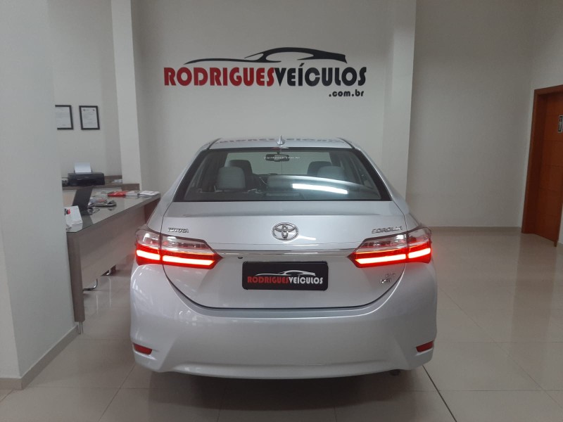 COROLLA 2.0 XEI 16V FLEX 4P AUTOMÁTICO - 2018 - CAXIAS DO SUL