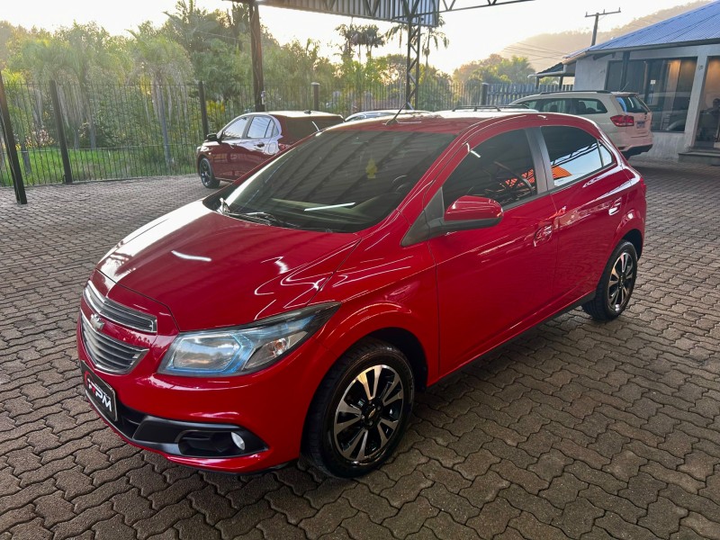 ONIX 1.4 MPFI LTZ 8V FLEX 4P MANUAL - 2015 - SãO SEBASTIãO DO CAí