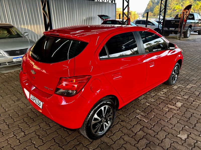 ONIX 1.4 MPFI LTZ 8V FLEX 4P MANUAL - 2015 - SãO SEBASTIãO DO CAí